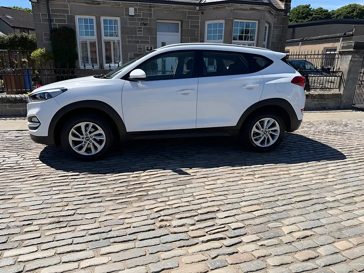 Used 2018 Hyundai Tucson Se Nav Polar White - Interior and Exterior details 13