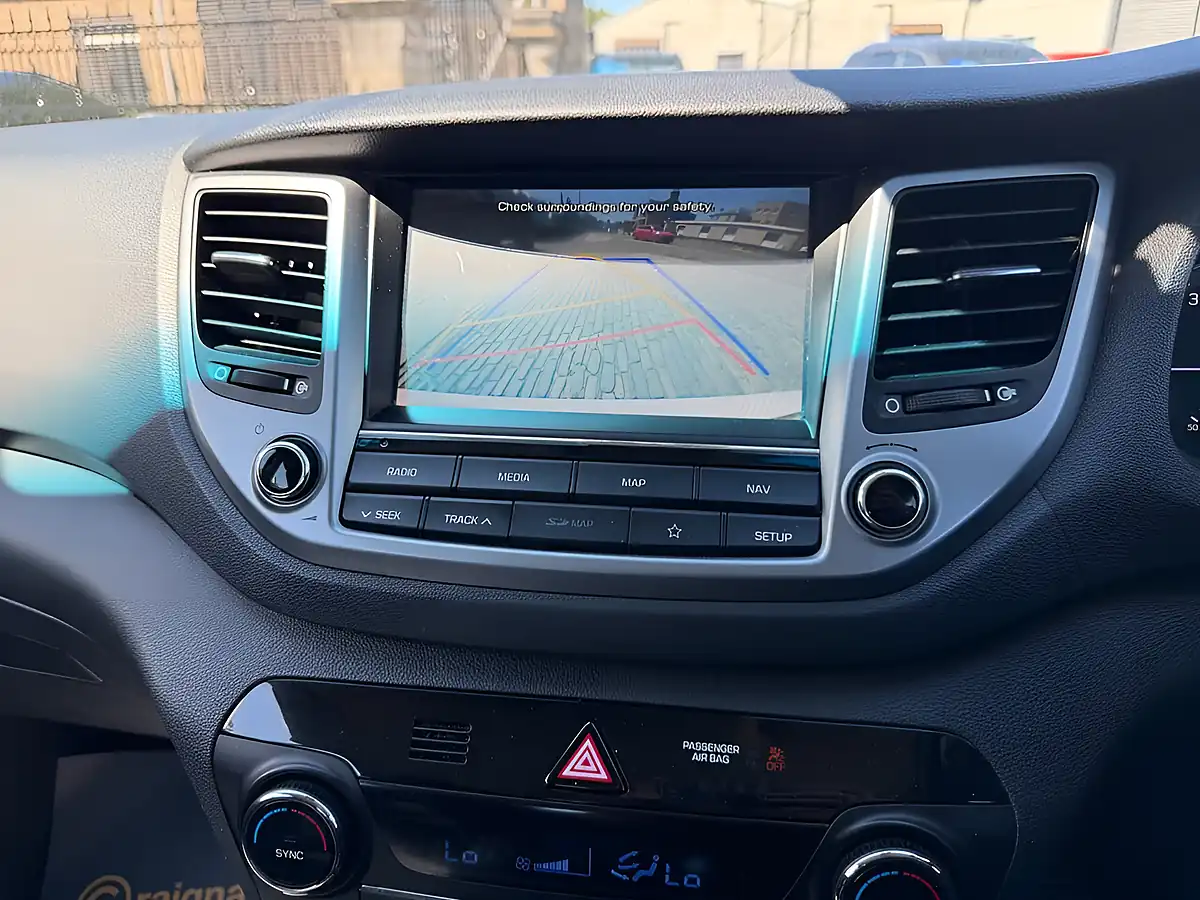 Used 2018 Hyundai Tucson Se Nav Polar White - Interior and Exterior details 16