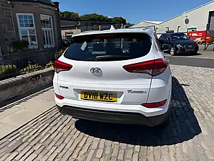 Used 2018 Hyundai Tucson Se Nav Polar White - Interior and Exterior details 7