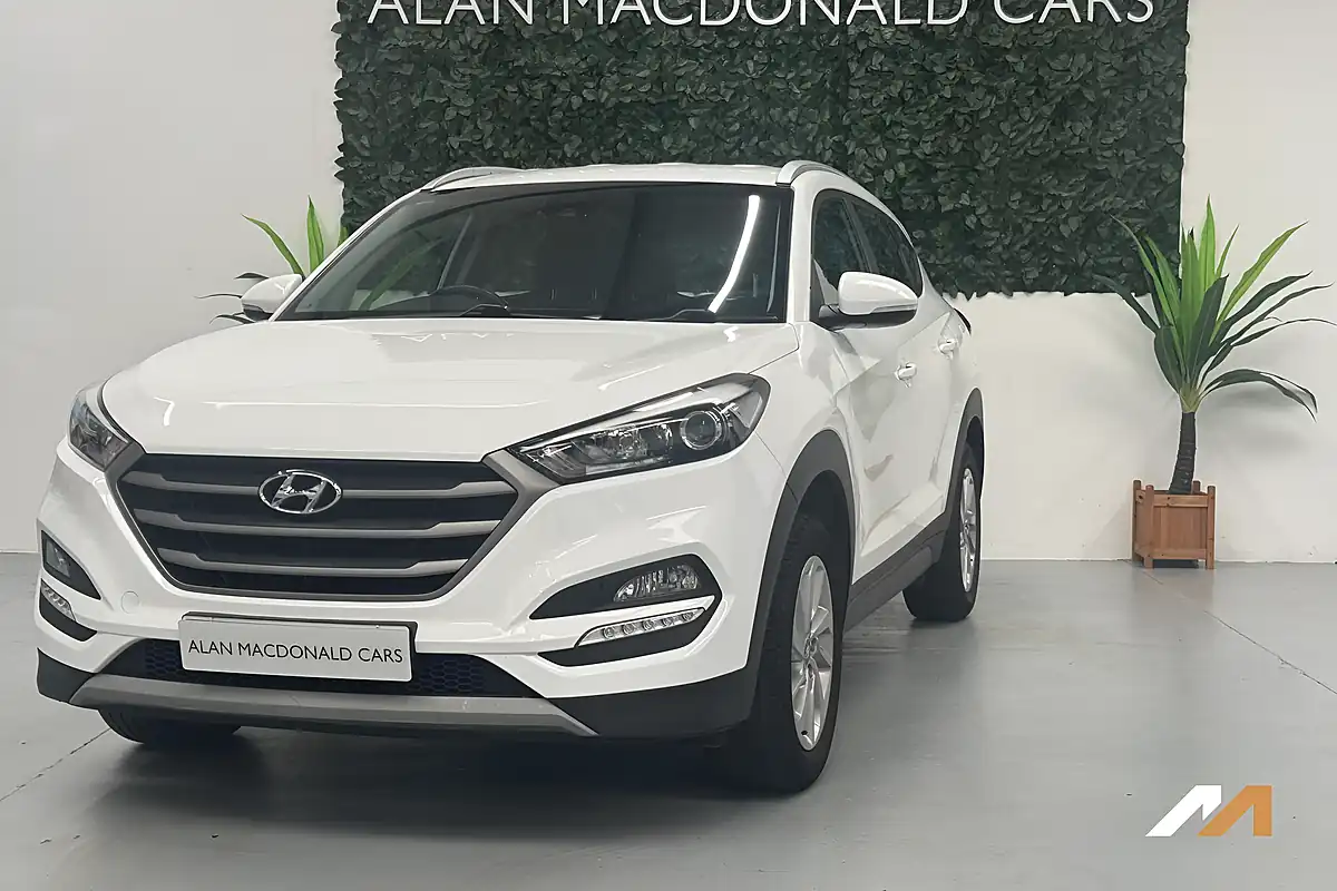 Used 2018 Hyundai Tucson Se Nav Polar White - Interior and Exterior details 20