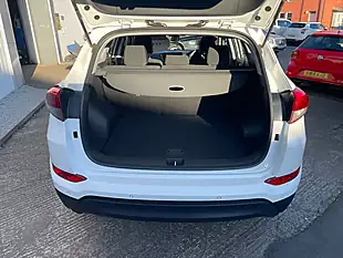 Used 2018 Hyundai Tucson Se Nav Polar White - Interior and Exterior details 10