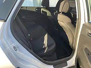 Used 2018 Hyundai Tucson Se Nav Polar White - Interior and Exterior details 11
