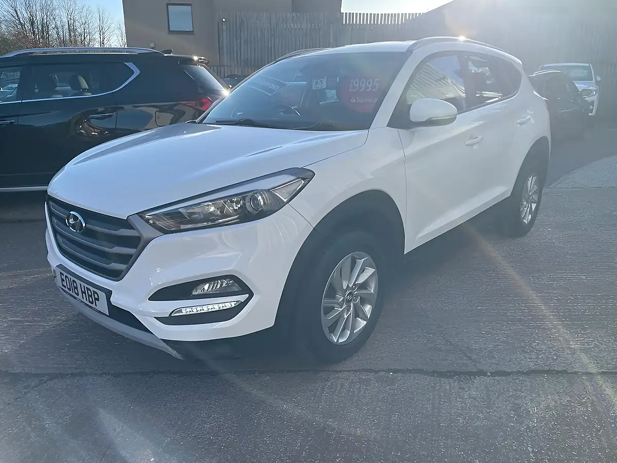 Used 2018 Hyundai Tucson Se Nav Polar White - Interior and Exterior details 4