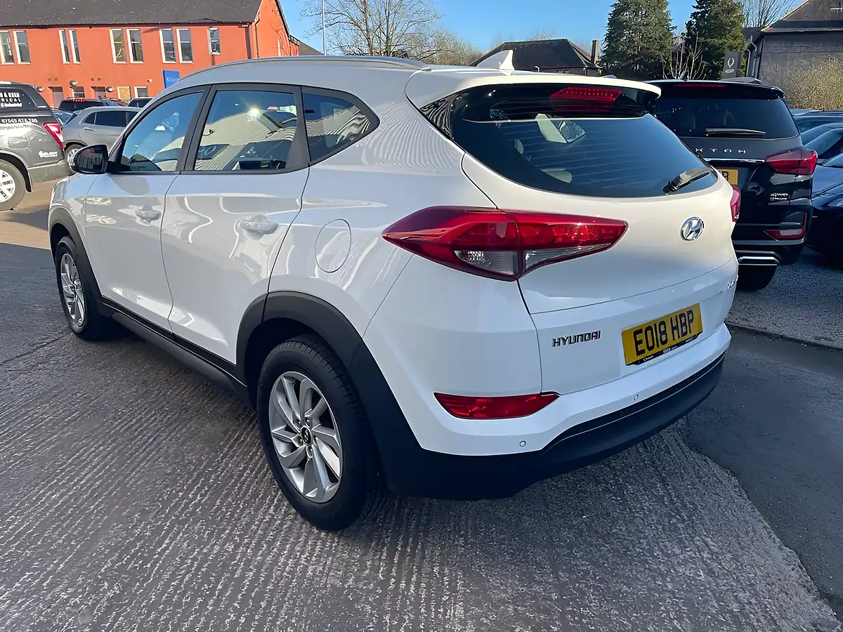 Used 2018 Hyundai Tucson Se Nav Polar White - Interior and Exterior details 6