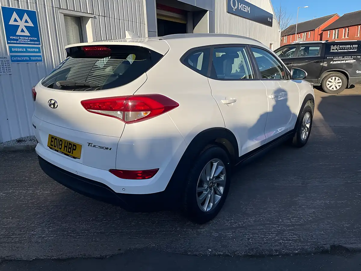 Used 2018 Hyundai Tucson Se Nav Polar White - Interior and Exterior details 8