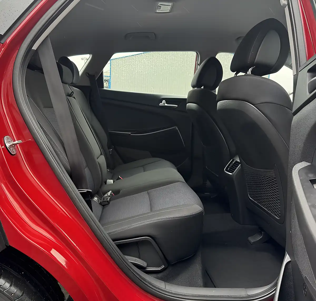 Used 2018 Hyundai Tucson Se Nav Red - Interior and Exterior details 12