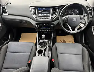 Used 2018 Hyundai Tucson Se Nav Red - Interior and Exterior details 13