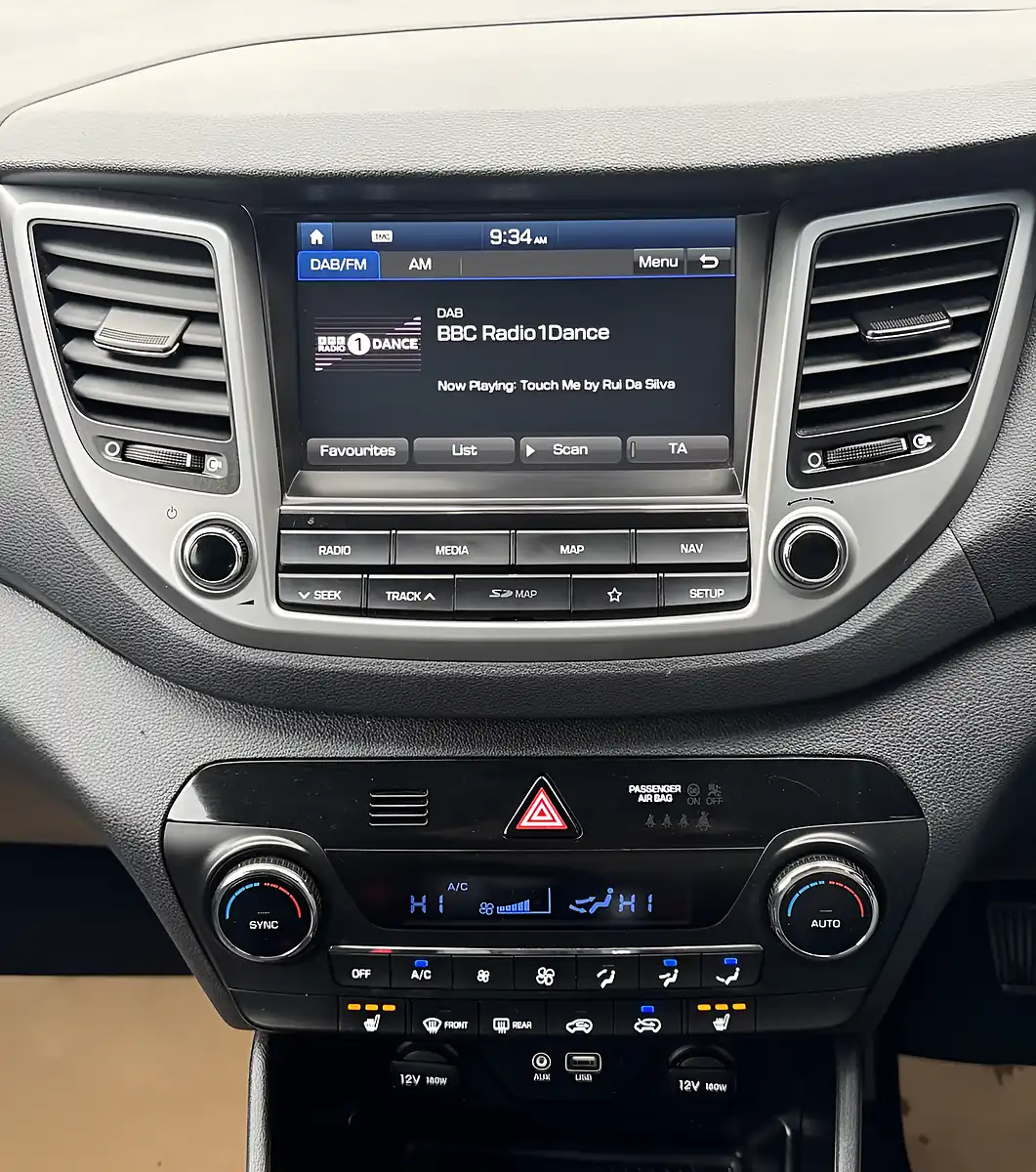 Used 2018 Hyundai Tucson Se Nav Red - Interior and Exterior details 15