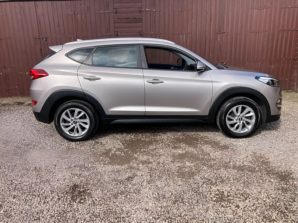 Used 2018 Hyundai Tucson Se Nav White - Interior and Exterior details 4