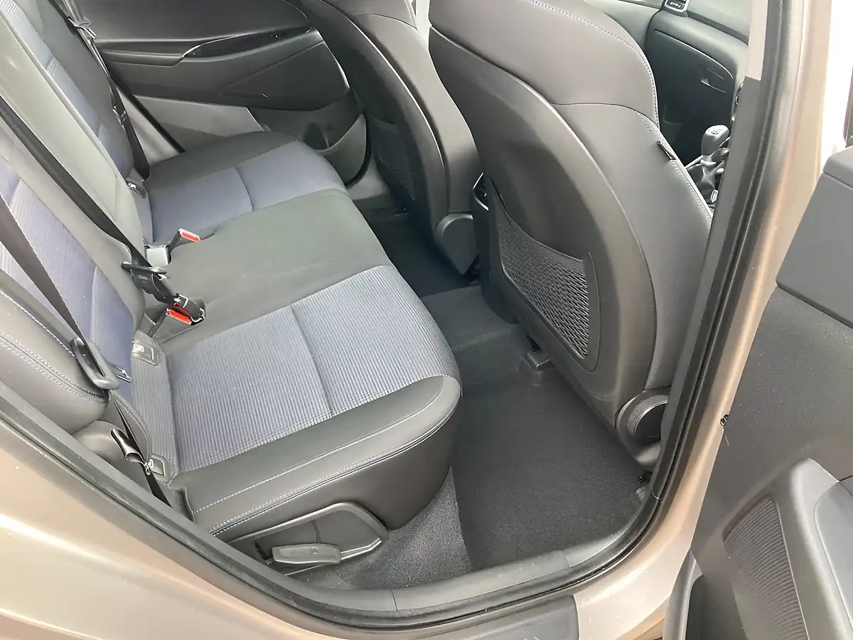 Used 2018 Hyundai Tucson Se Nav White - Interior and Exterior details 6