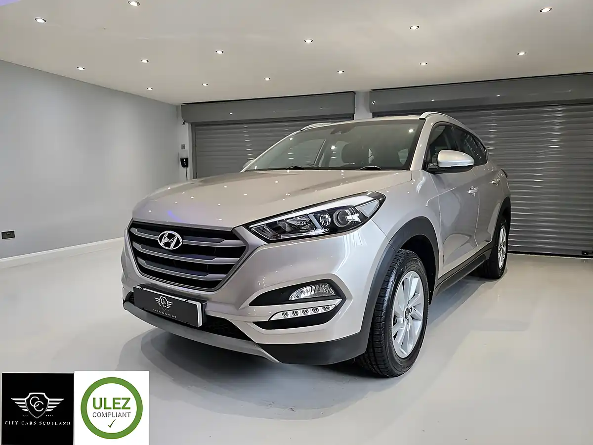 Used 2018 Hyundai Tucson Se White - Front View