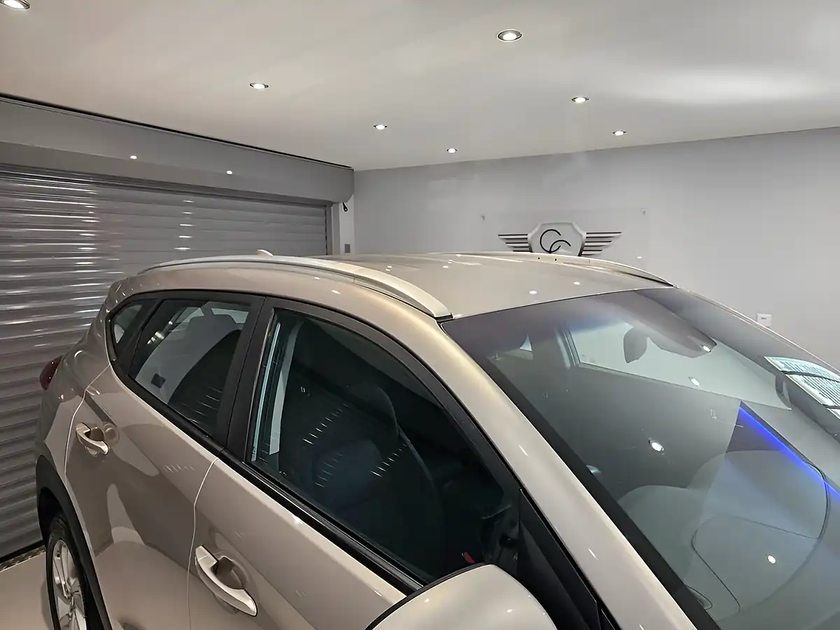Used 2018 Hyundai Tucson Se White - Interior and Exterior details 17