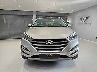 Used 2018 Hyundai Tucson Se White - Interior and Exterior details 2