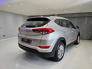Used 2018 Hyundai Tucson Se White - Interior and Exterior details 4