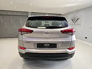Used 2018 Hyundai Tucson Se White - Interior and Exterior details 5