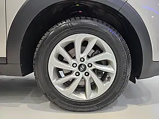 Used 2018 Hyundai Tucson Se White - Interior and Exterior details 7
