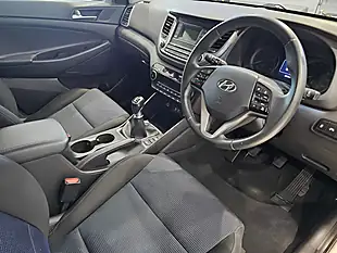 Used 2018 Hyundai Tucson Se White - Interior and Exterior details 8
