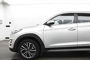 Used 2018 Hyundai Tucson Silver - Interior and Exterior details 4