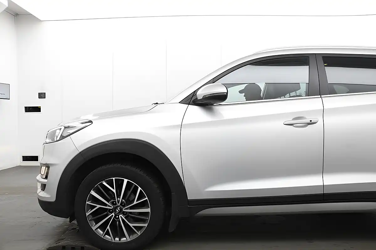 Used 2018 Hyundai Tucson Silver - Interior and Exterior details 4
