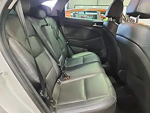 Used 2018 Hyundai Tucson Silver - Interior and Exterior details 8