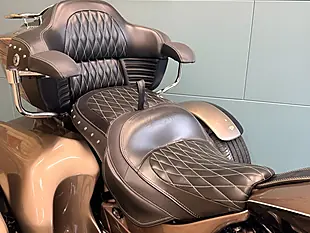 Used 2018 Indian Roadmaster Tourer Bronze - Interior and Exterior details 10
