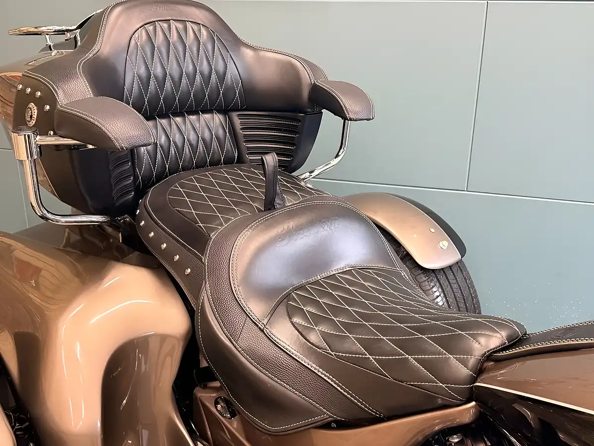Used 2018 Indian Roadmaster Tourer Bronze - Interior and Exterior details 10