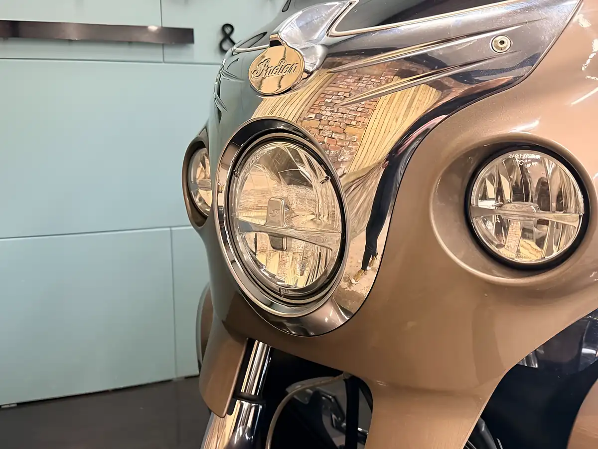 Used 2018 Indian Roadmaster Tourer Bronze - Interior and Exterior details 13
