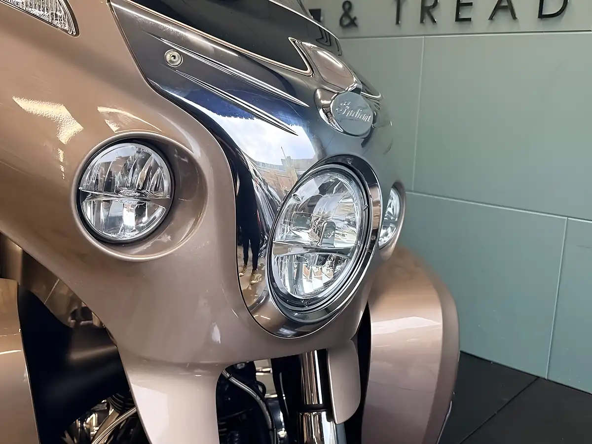 Used 2018 Indian Roadmaster Tourer Bronze - Interior and Exterior details 5