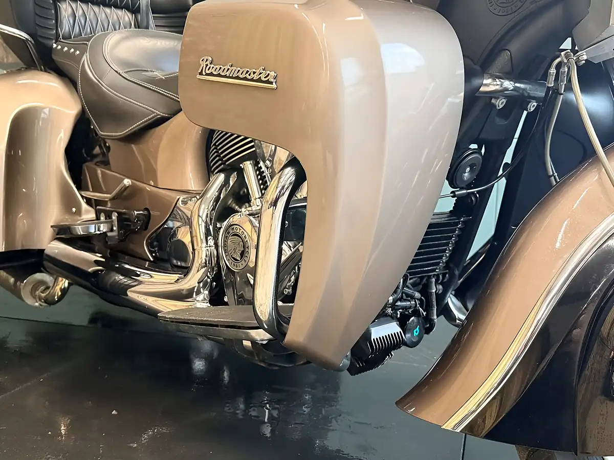 Used 2018 Indian Roadmaster Tourer Bronze - Interior and Exterior details 9