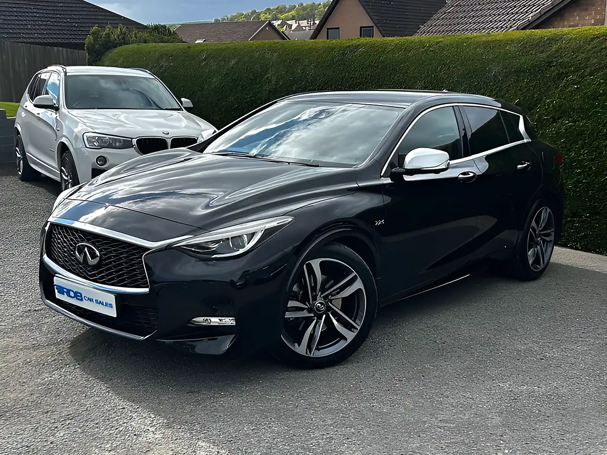 Used 2018 Infiniti Q30 Sport Intouch Black - Front View