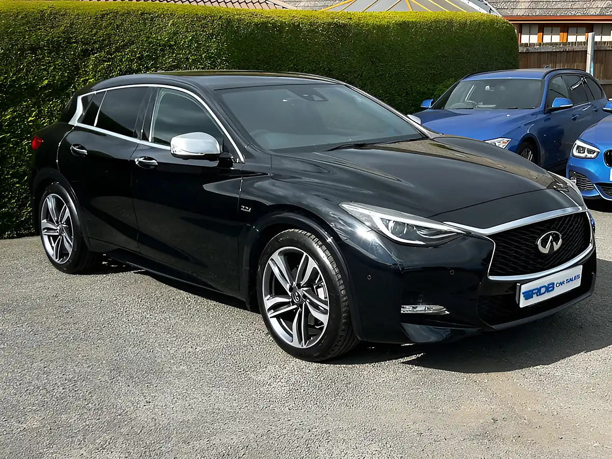 Used 2018 Infiniti Q30 Sport Intouch Black - Interior and Exterior details 11