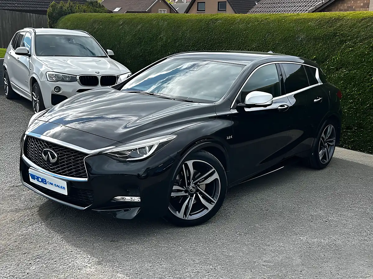 Used 2018 Infiniti Q30 Sport Intouch Black - Interior and Exterior details 2