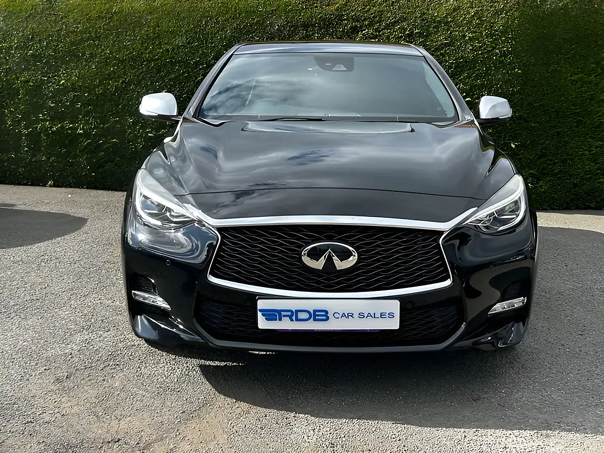 Used 2018 Infiniti Q30 Sport Intouch Black - Interior and Exterior details 8