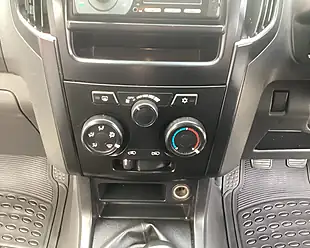 Used 2018 Isuzu D-Max Double Cab White - Interior and Exterior details 18
