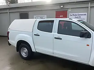 Used 2018 Isuzu D-Max Double Cab White - Interior and Exterior details 8