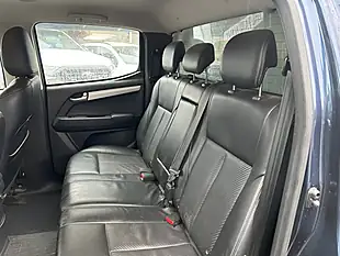 Used 2018 Isuzu D-Max Utah Blue - Interior and Exterior details 13