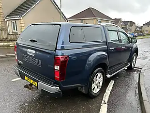 Used 2018 Isuzu D-Max Utah Blue - Interior and Exterior details 5