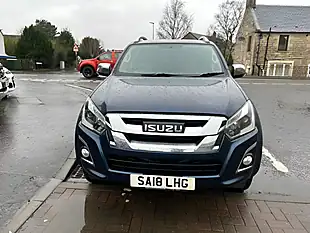 Used 2018 Isuzu D-Max Utah Blue - Interior and Exterior details 6