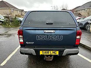 Used 2018 Isuzu D-Max Utah Blue - Interior and Exterior details 9