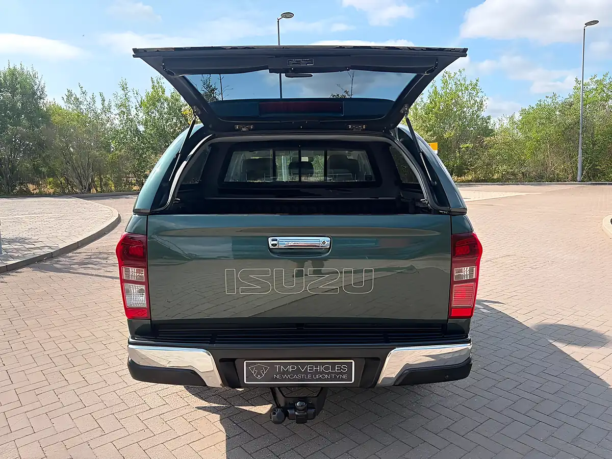Used 2018 Isuzu D-Max Utah Pickup Double Cab Green - Interior and Exterior details 16