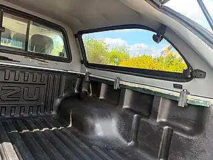 Used 2018 Isuzu D-Max Utah Pickup Double Cab Green - Interior and Exterior details 17