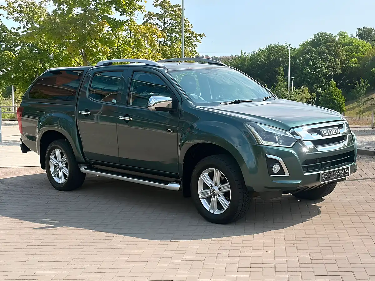 Used 2018 Isuzu D-Max Utah Pickup Double Cab Green - Interior and Exterior details 2
