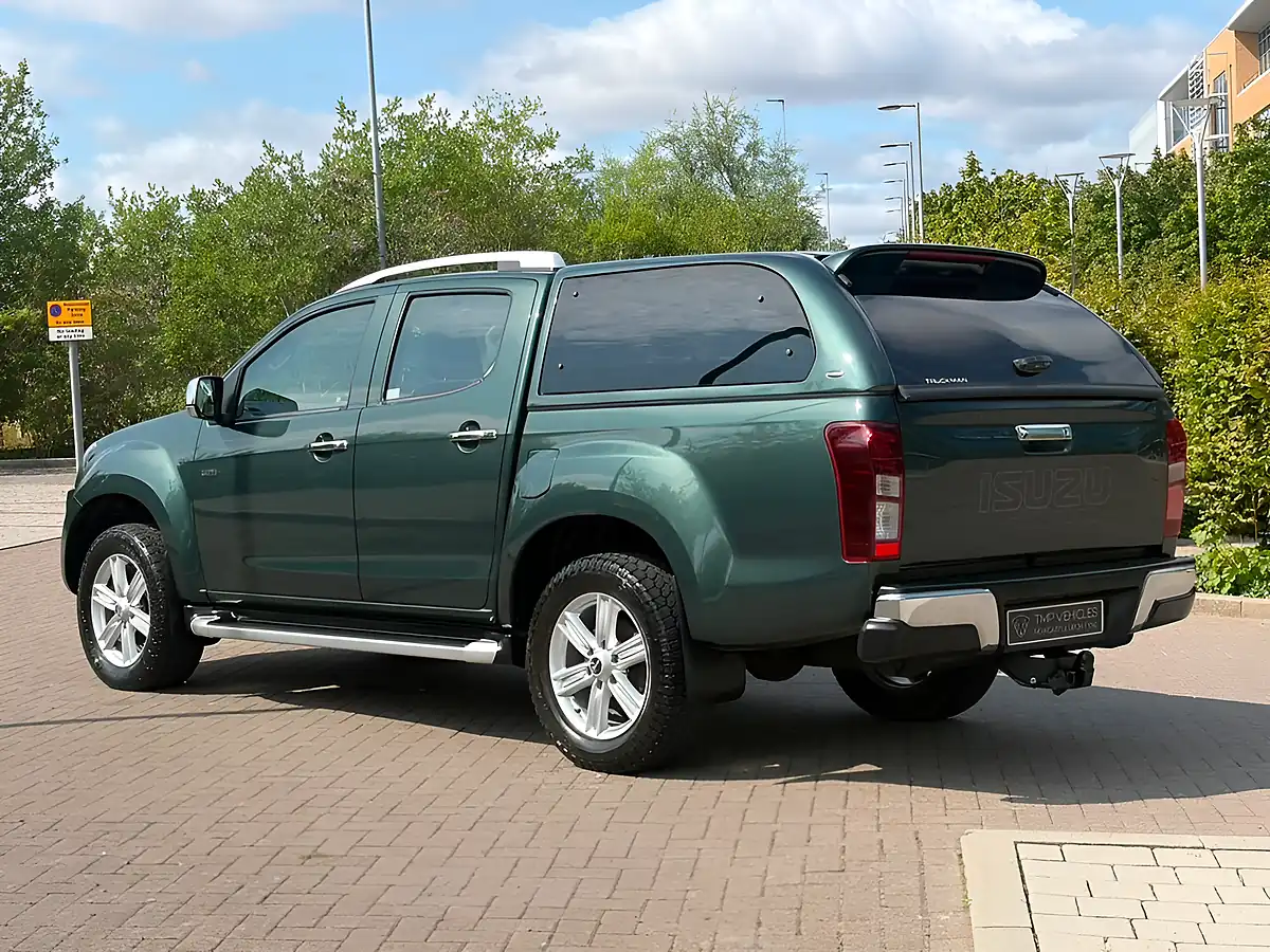 Used 2018 Isuzu D-Max Utah Pickup Double Cab Green - Interior and Exterior details 4