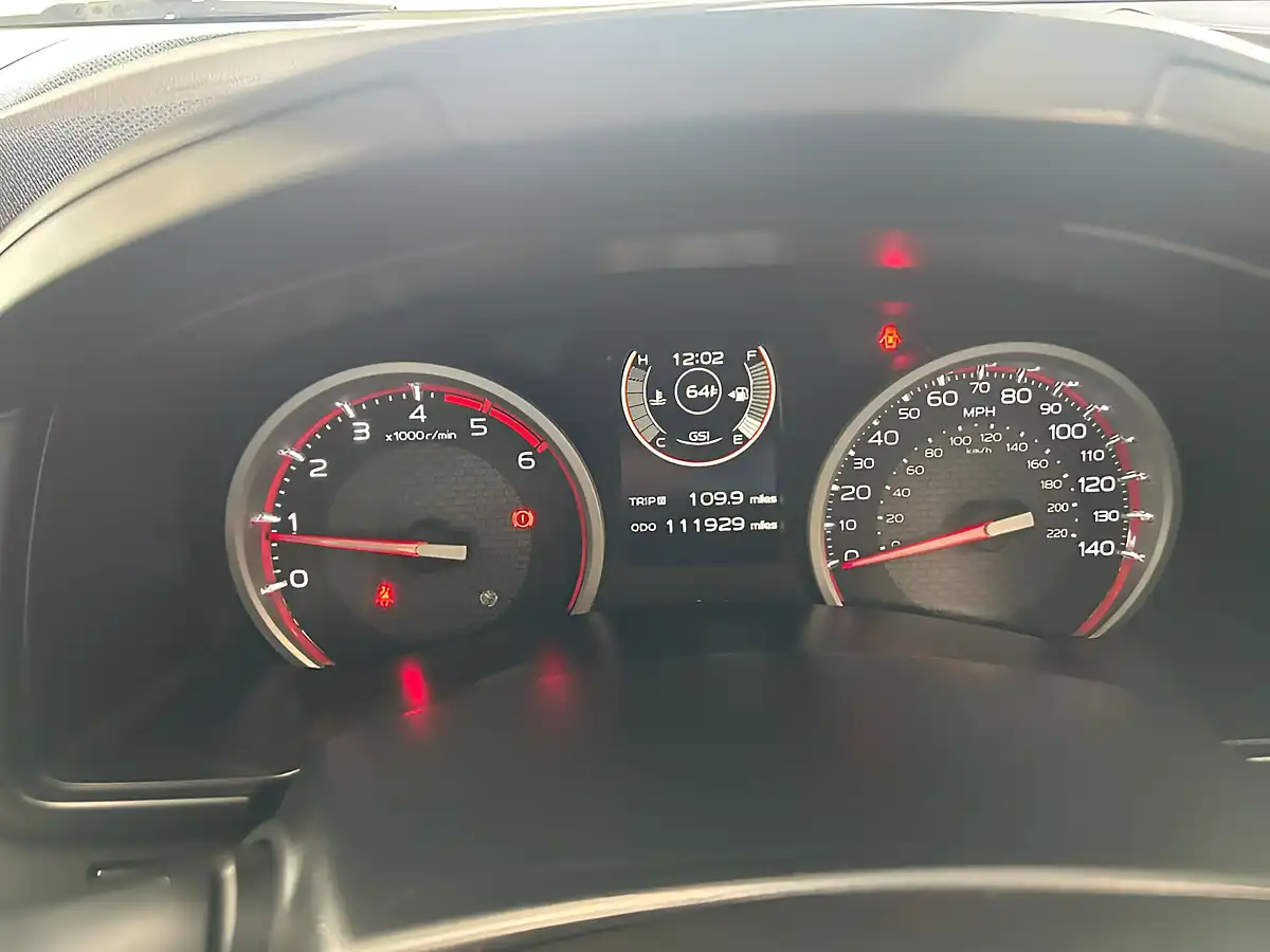 Used 2018 Isuzu D-Max Utah Silver - Interior and Exterior details 10