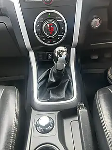 Used 2018 Isuzu D-Max Utah Silver - Interior and Exterior details 13