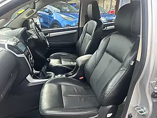 Used 2018 Isuzu D-Max Utah Silver - Interior and Exterior details 15