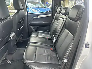 Used 2018 Isuzu D-Max Utah Silver - Interior and Exterior details 16