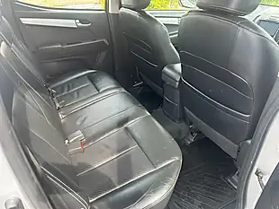 Used 2018 Isuzu D-Max Utah Silver - Interior and Exterior details 17