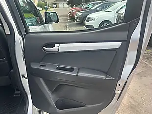 Used 2018 Isuzu D-Max Utah Silver - Interior and Exterior details 18