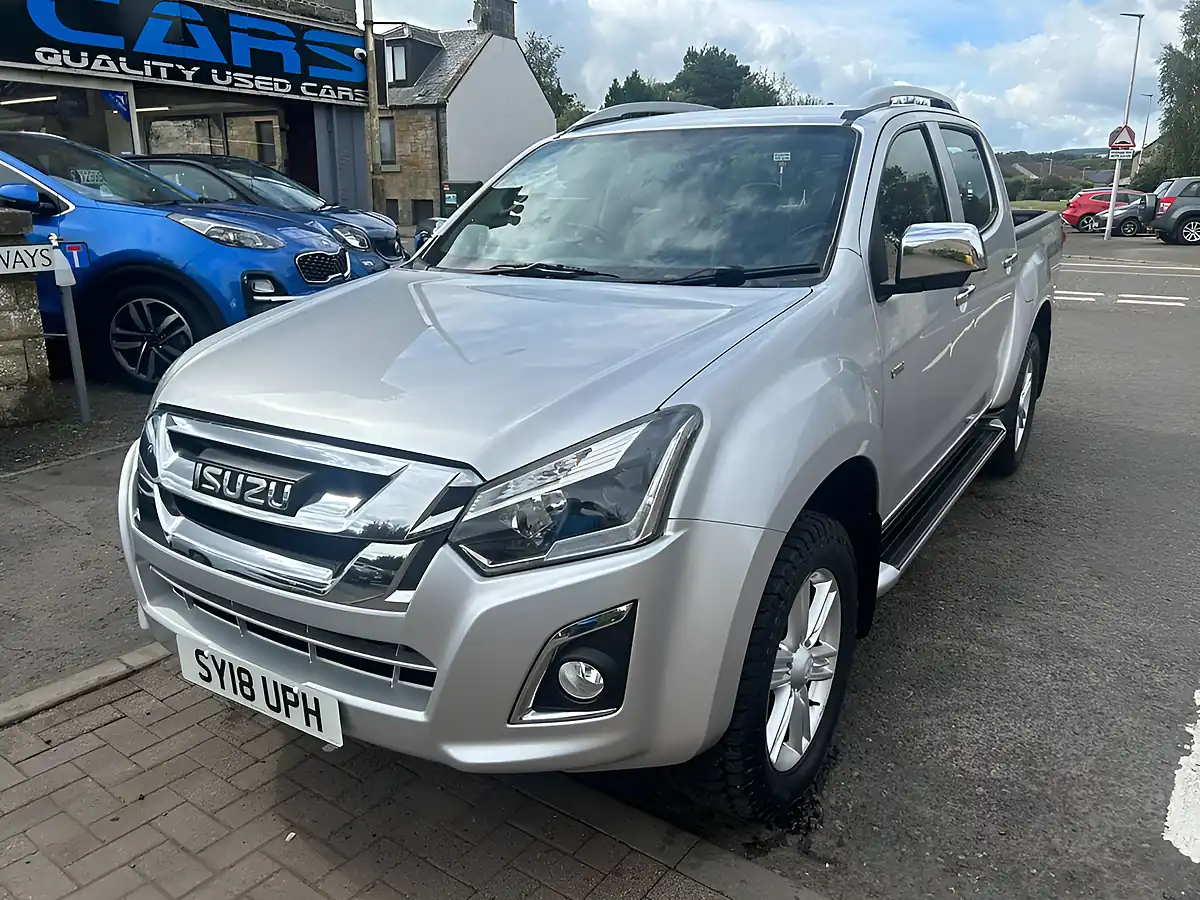Used 2018 Isuzu D-Max Utah Silver - Interior and Exterior details 2